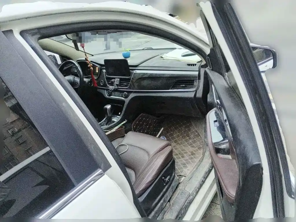 Baojun 560 2017 2017 1.5T DCT Flagship 7-seater