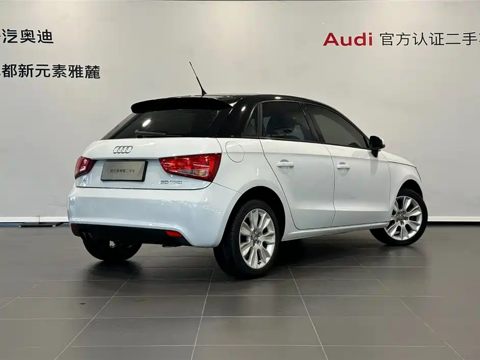 Audi A1 2015 2014 30 TFSI Sportback Fashion