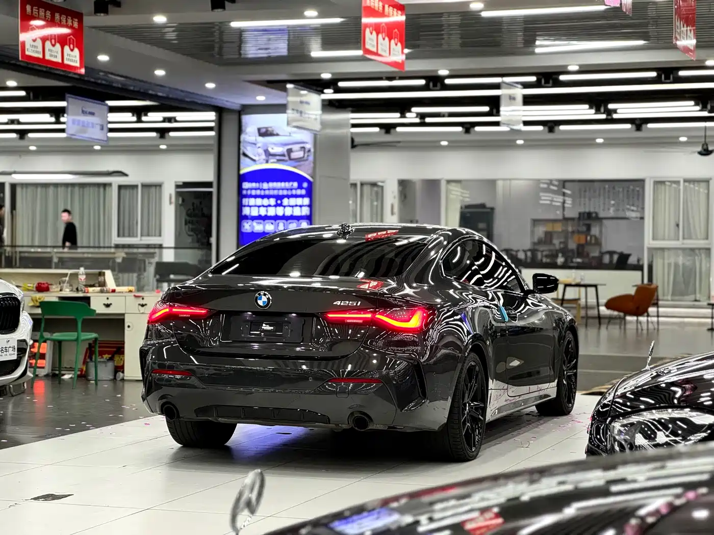 BMW 4 Series 2023 425i M Sport Shadowline Package фото 7