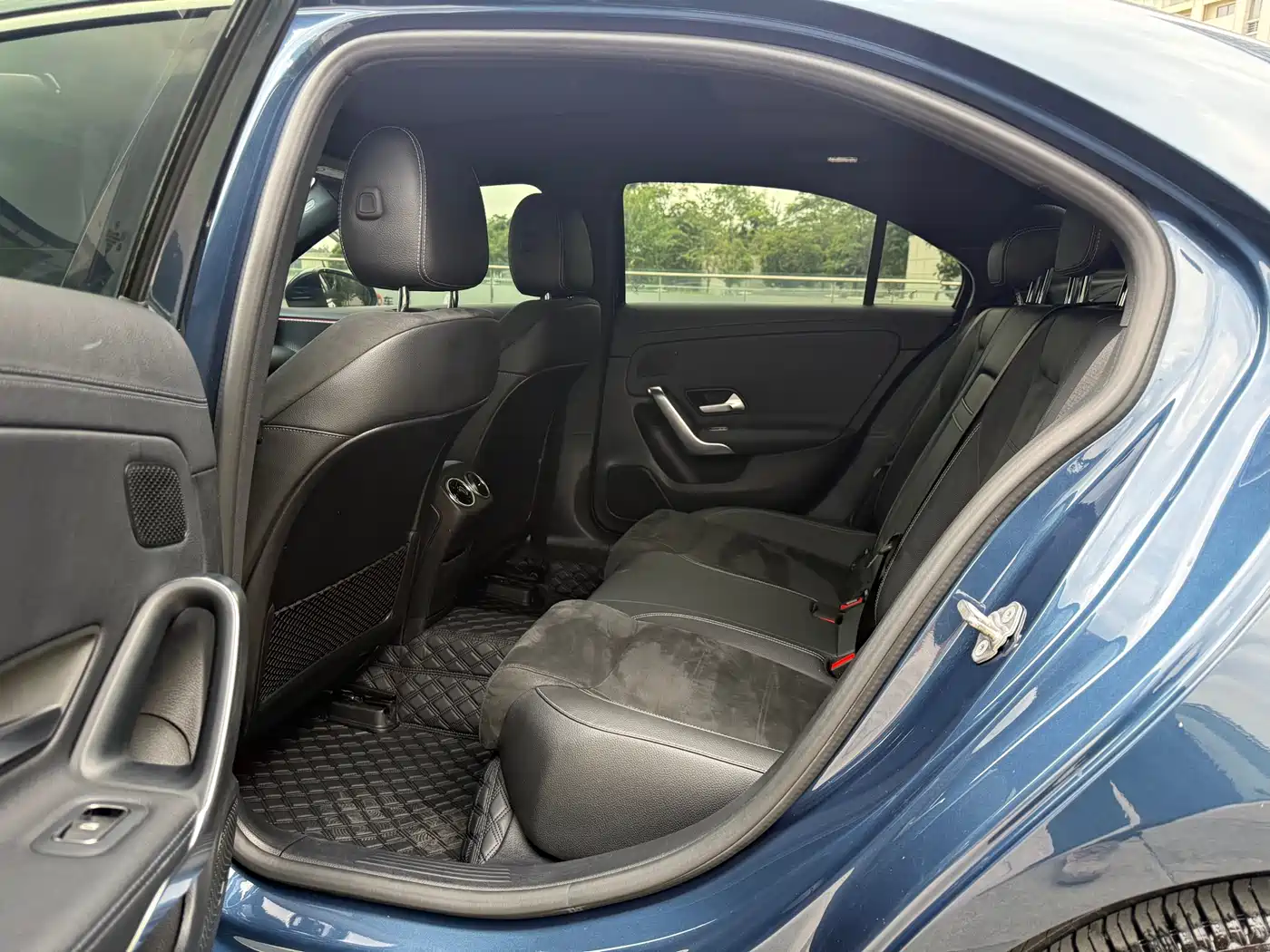 Mercedes-Benz A-Class 2020 A 200 L Sport Sedan фото 6