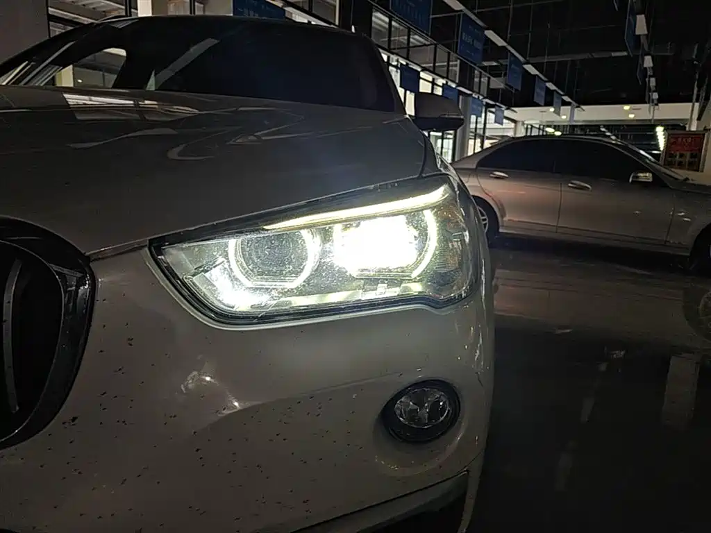 BMW X1 2019 sDrive18Li Premium Model фото 24