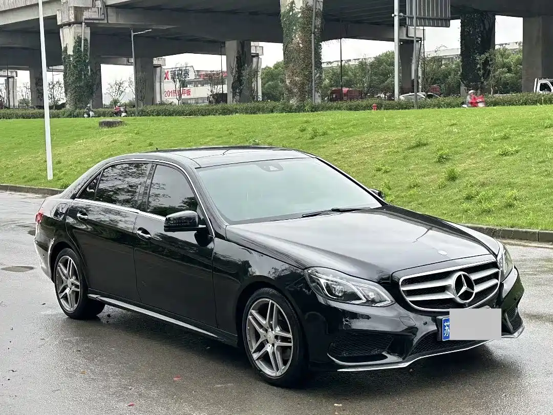 Фото 3 - Mercedes-Benz E-Class