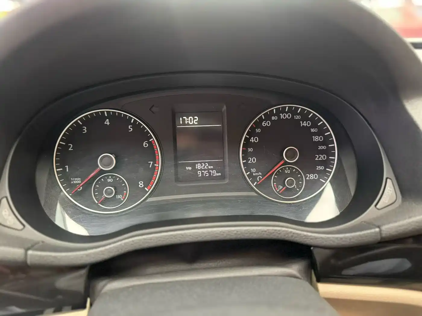 Volkswagen Passat 2014 1.8TSI DSG Premium Edition фото 4
