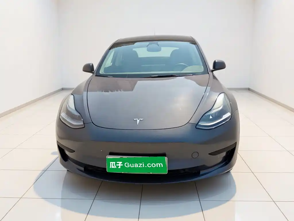 Фото 23 - Tesla Model 3