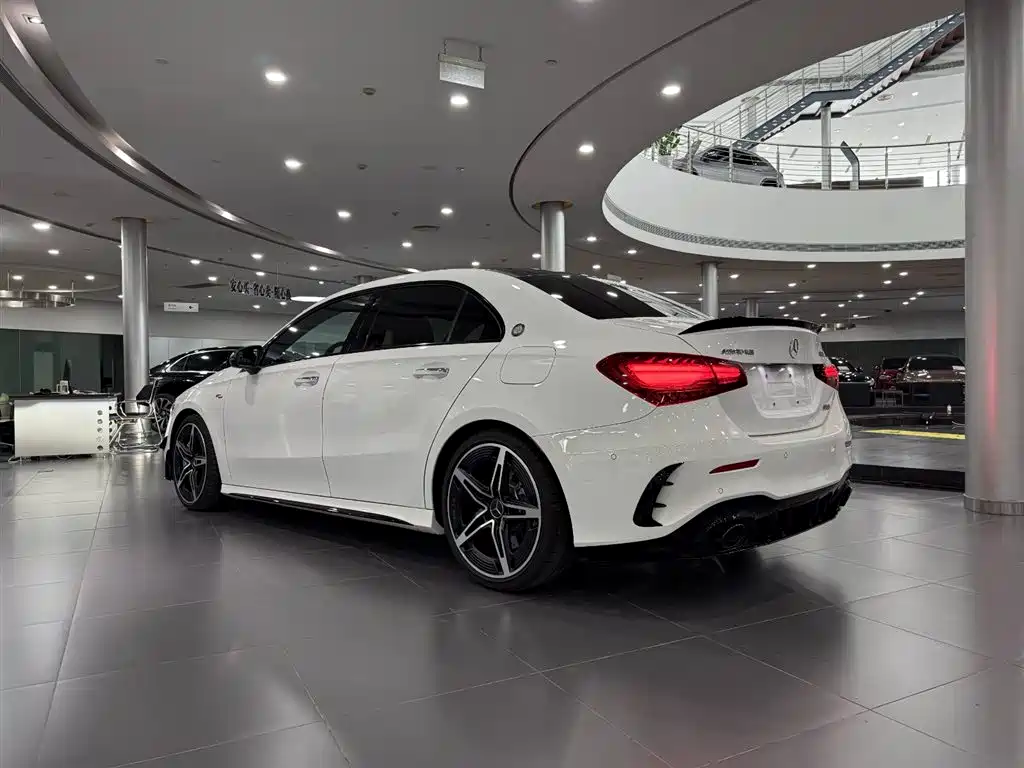 صورة 5 - Mercedes-Benz A-Class AMG