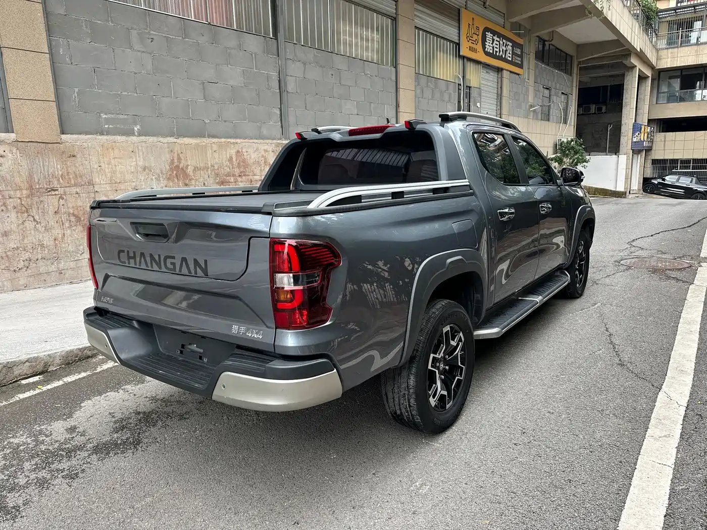 Changan Hunter 2025 2024 Knight Edition Flagship Dual Motor AWD Standard Box