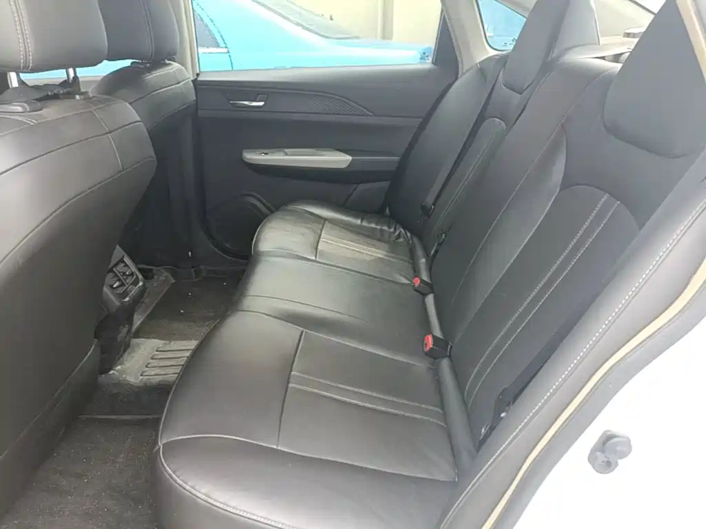 Dongfeng Aeolus Dongfeng Fengshen E70 2022 2023 500 Smart Edition (LFP 48.6kWh 110kW)