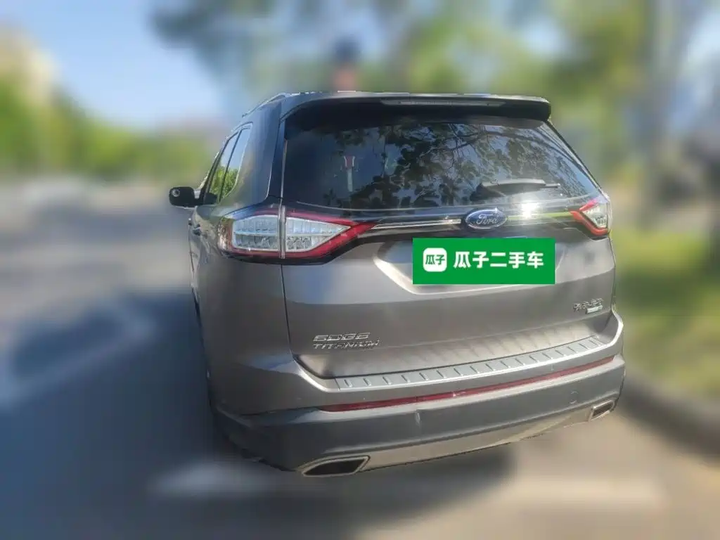 Photo 4 - Ford Edge