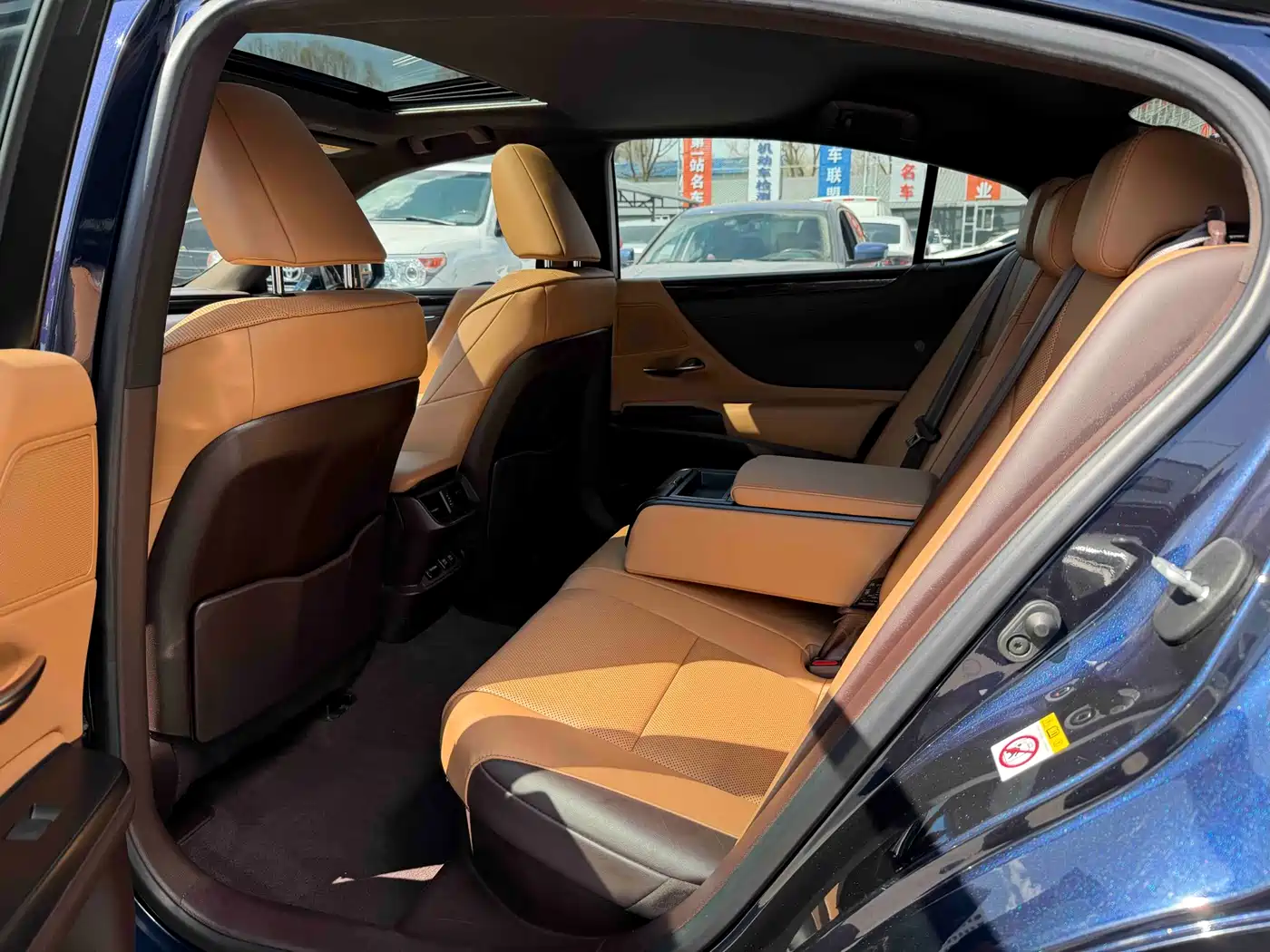 Lexus ES 2018 300h Excellence Edition China V фото 13