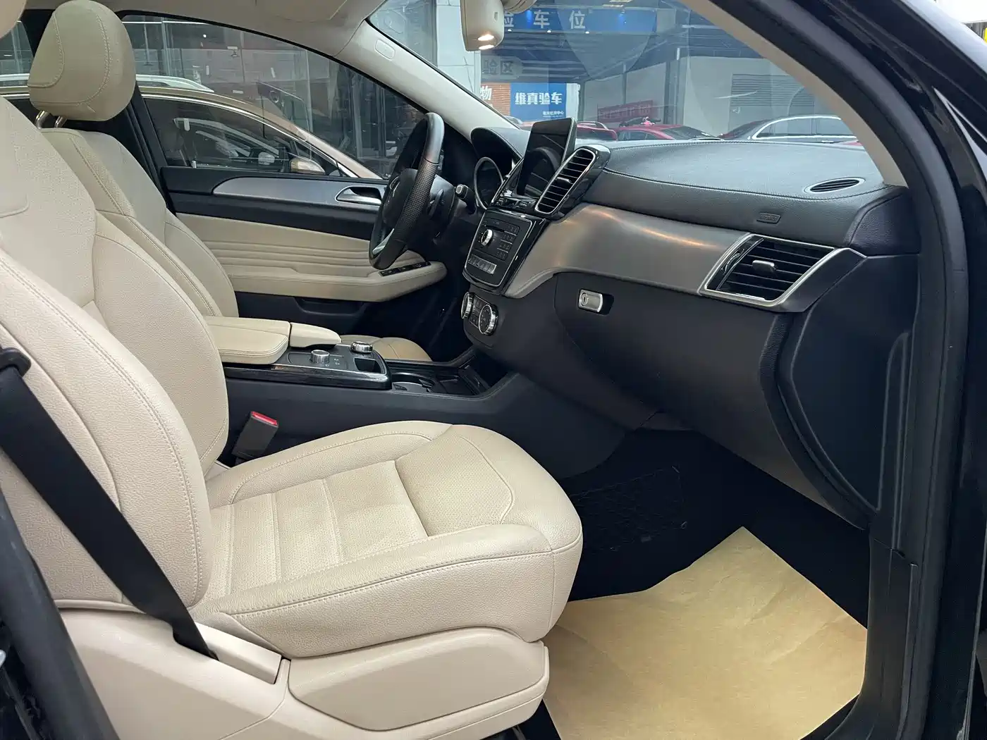 Mercedes-Benz GLE Coupe 2015 GLE 320 4MATIC Coupe SUV фото 6