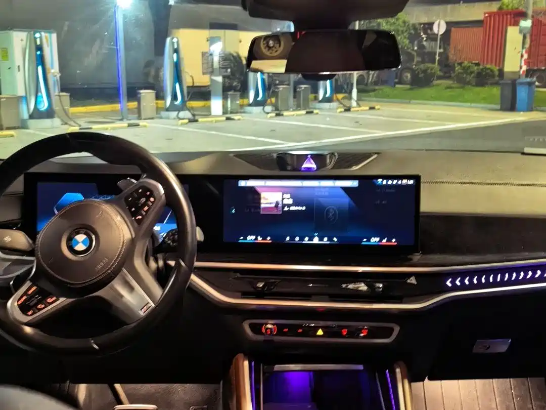 BMW X6 2023 xDrive40i M Sport Package фото 6