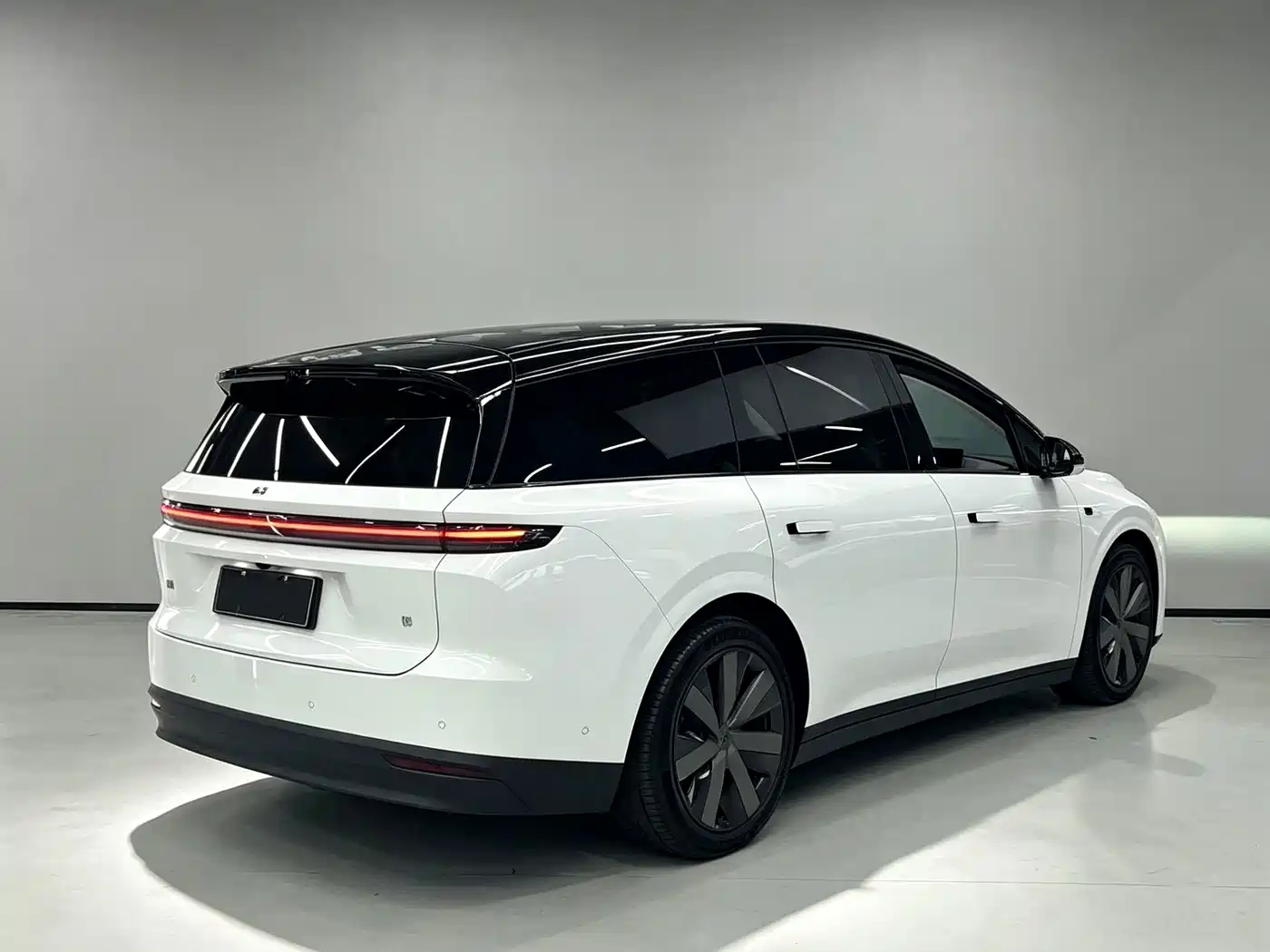 Li Auto Li i8 2025 2025 Standard Edition