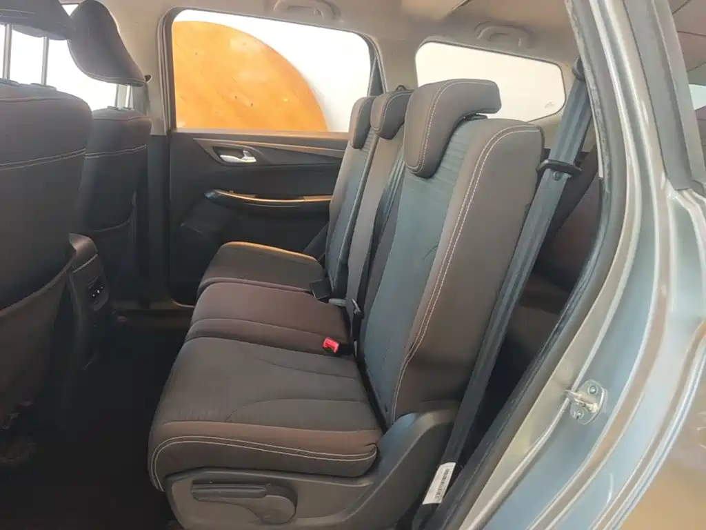Baojun 730 2020 2019 1.5T CVT Fashion Edition 7-Seater China VI