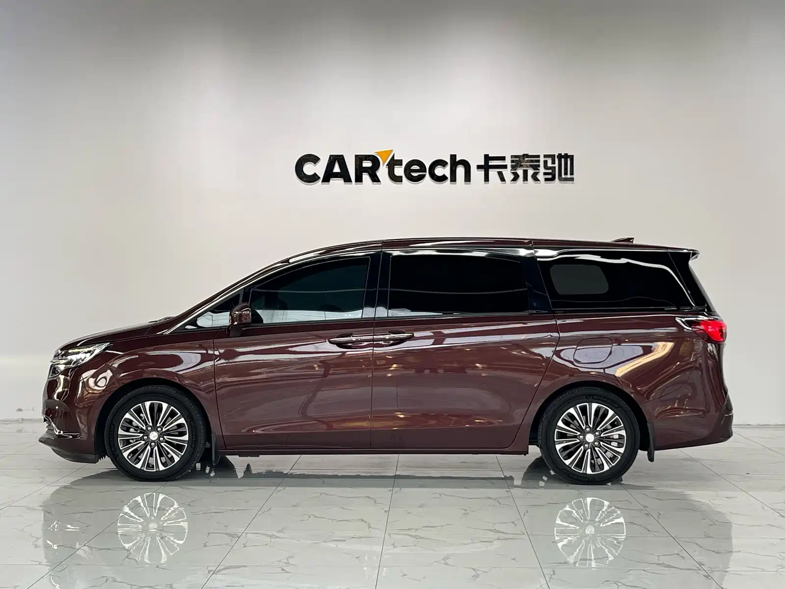 Photo 8 - Buick GL8