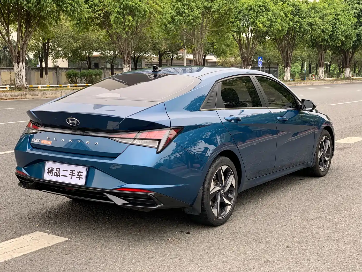 Hyundai Elantra 2021 1.5L CVT GLX Elite Edition фото 6