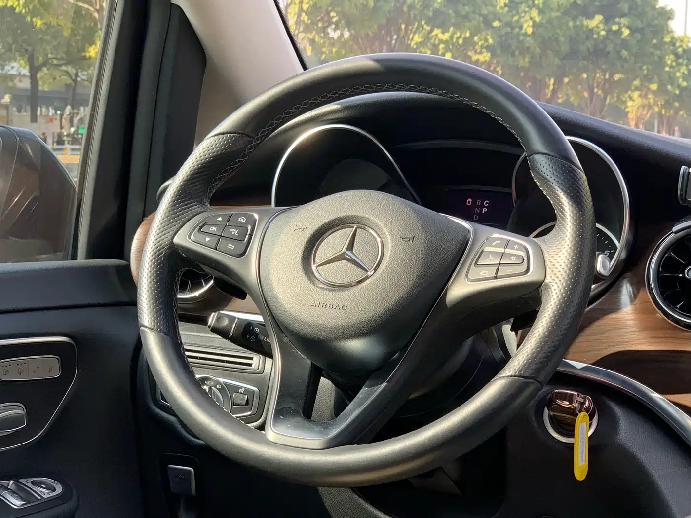 Mercedes-Benz V-Class 2022 V 260 Prestige Edition фото 20
