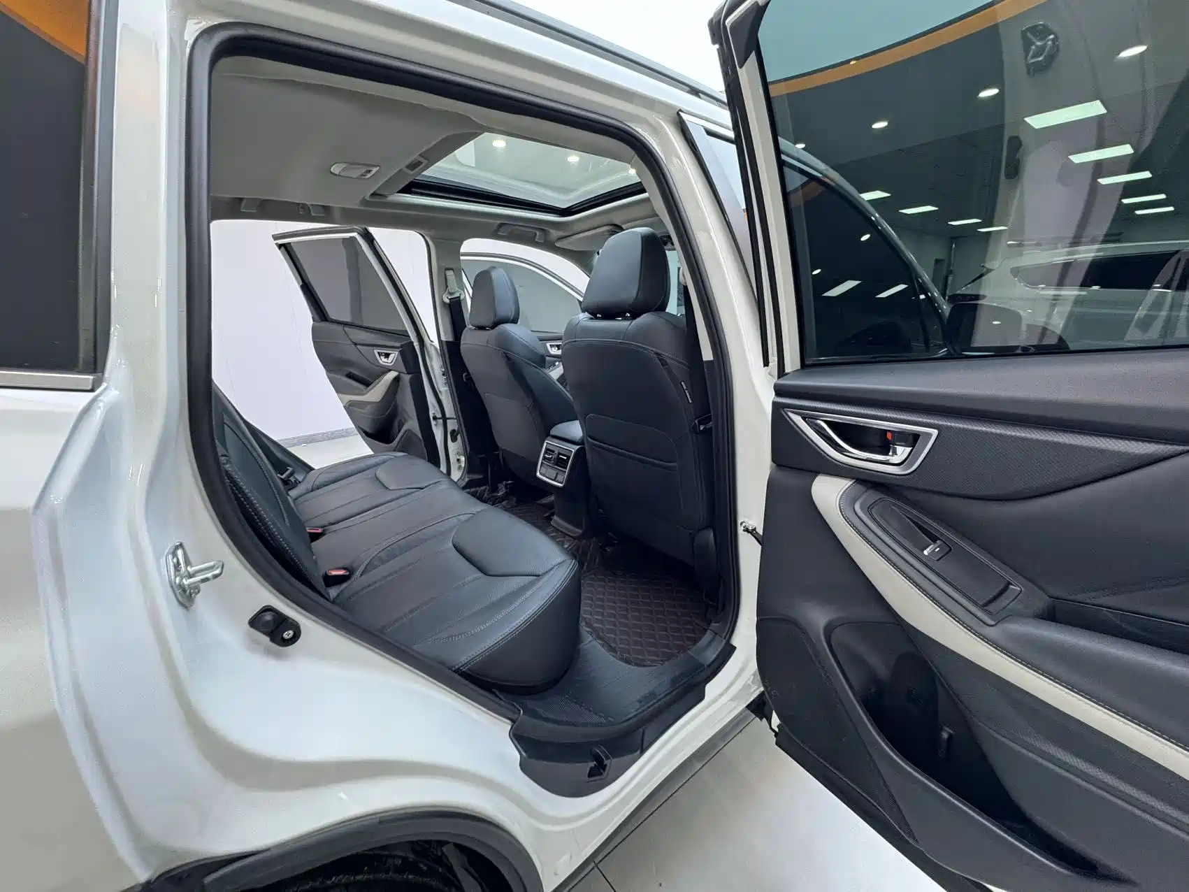 Photo 7 - Subaru Forester