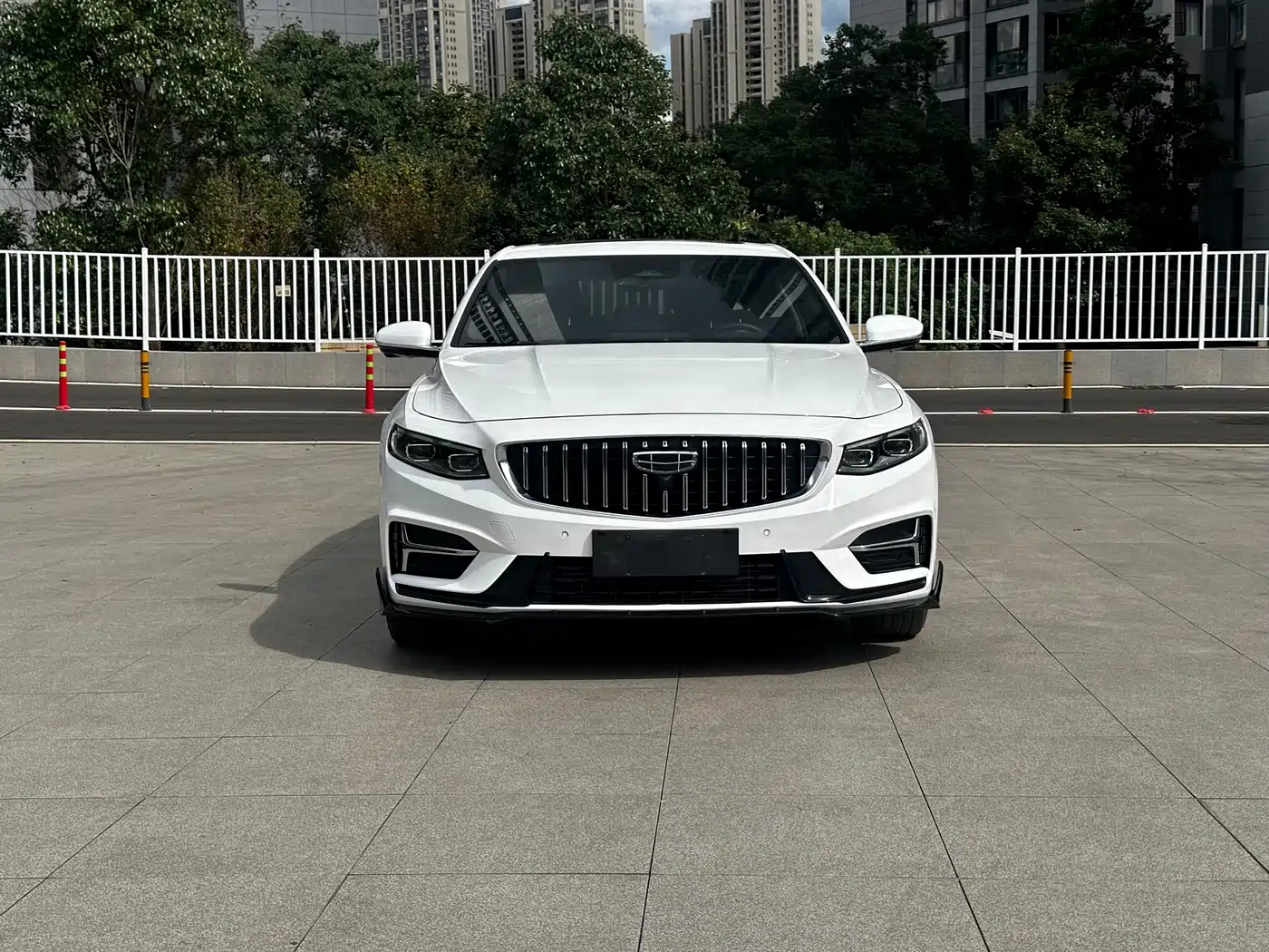 Фото 3 - Geely Preface