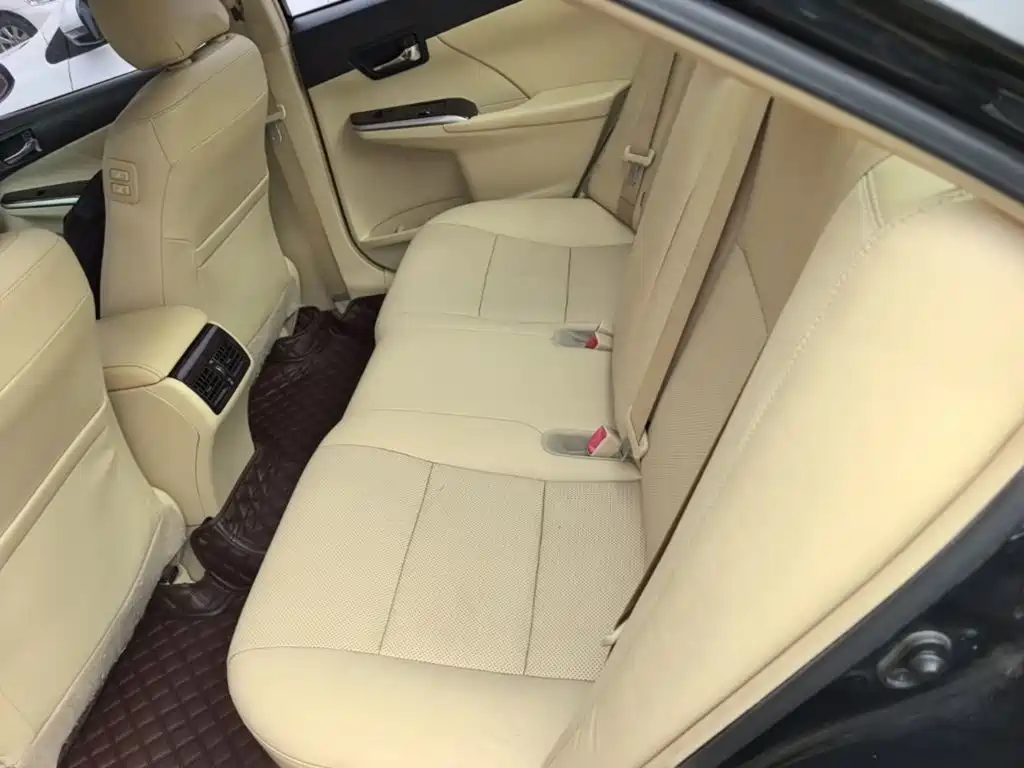 Photo 17 - Toyota Camry