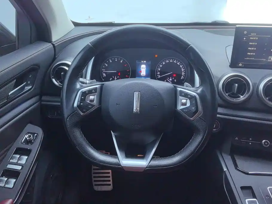 WEY VV5 2017 2017 2.0T Super Luxury Model