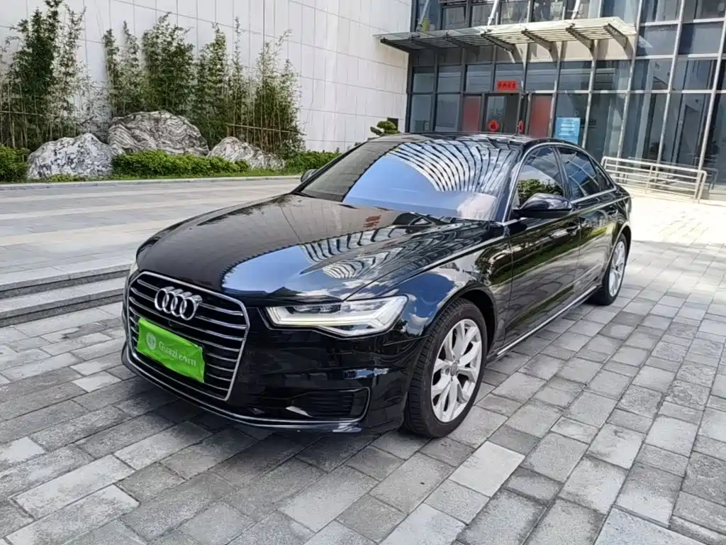 Фото 1 - Audi A6L