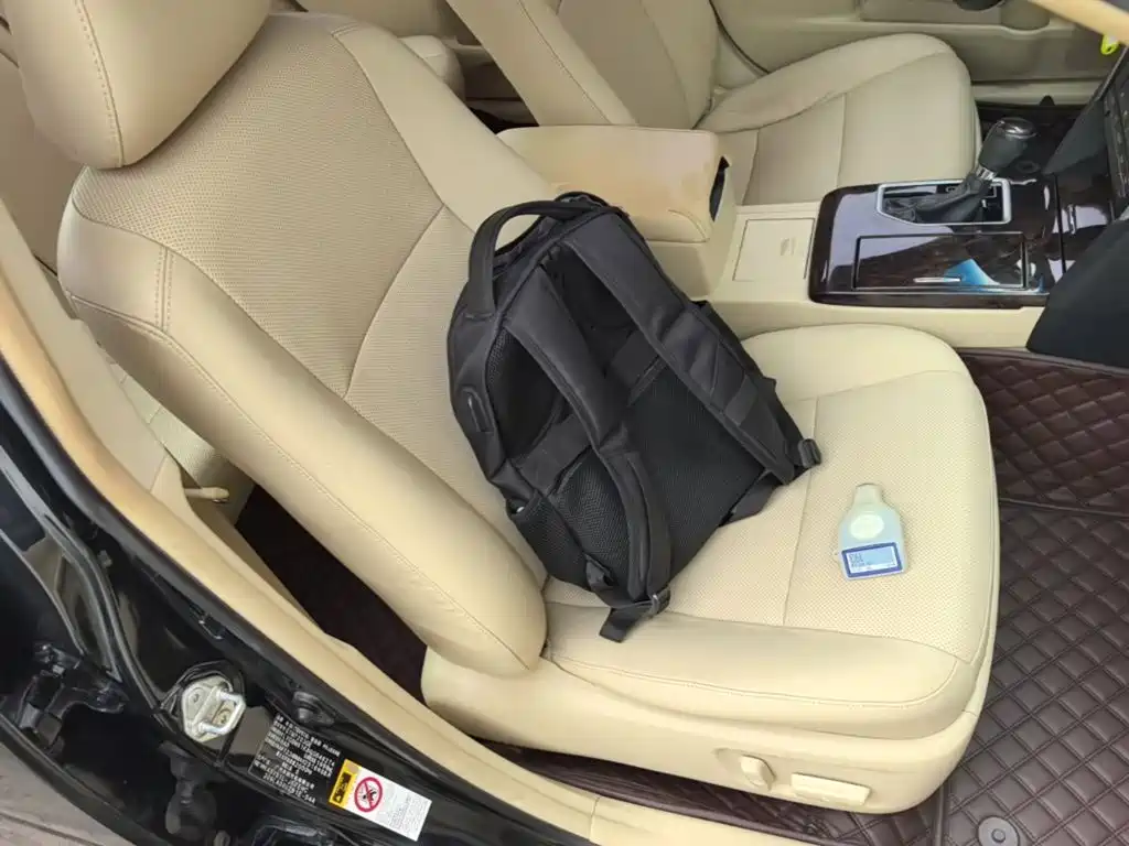 Photo 25 - Toyota Camry