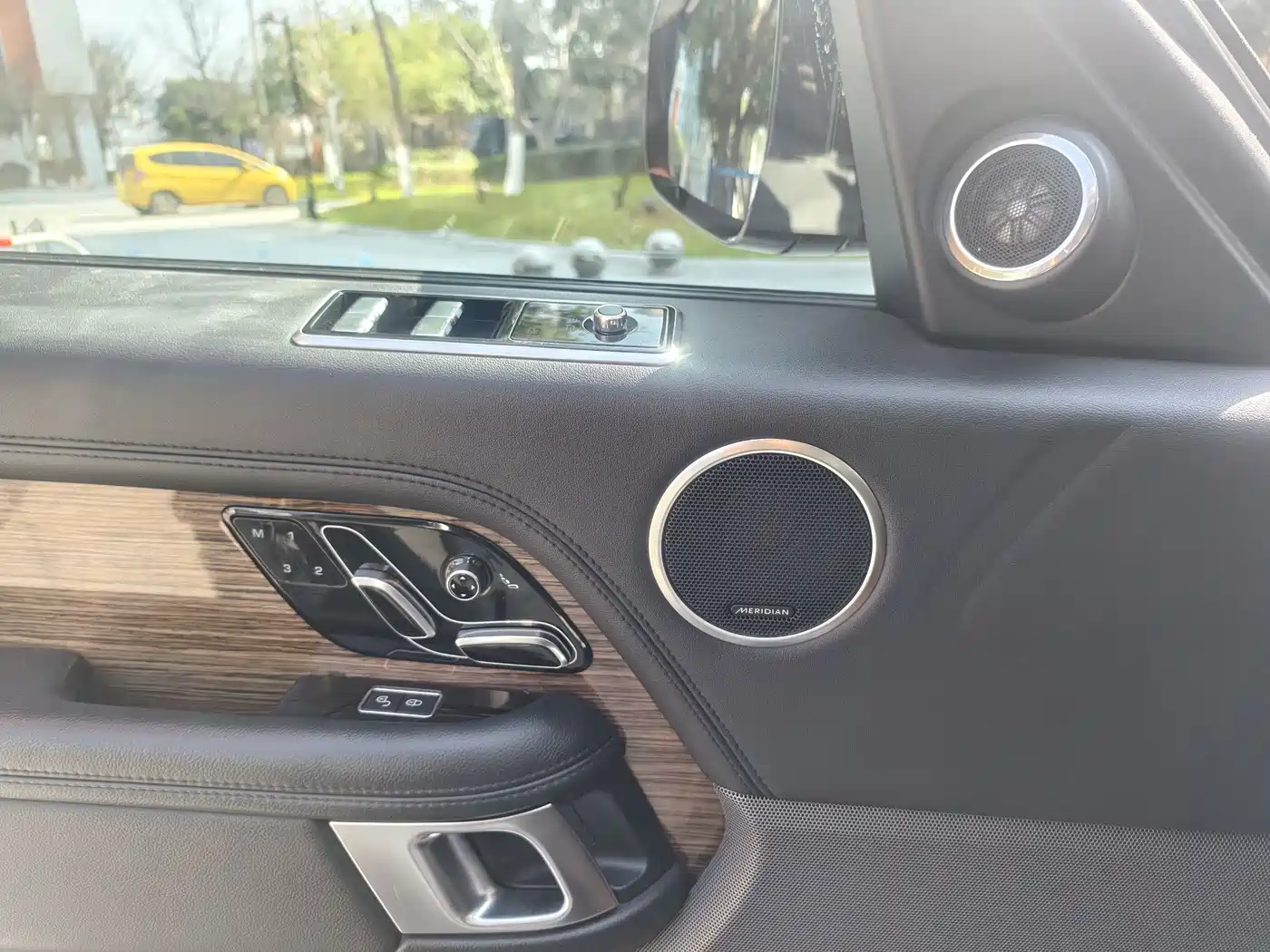 Land Rover Range Rover 2019 3.0 SC V6 Golden Age Edition фото 11