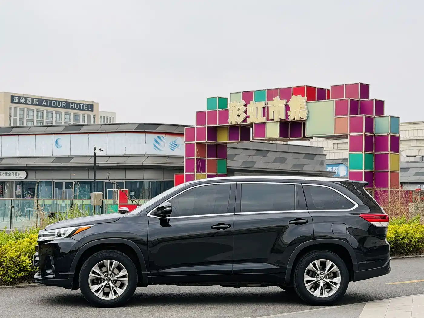 TOYOTA HIGHLANDER
