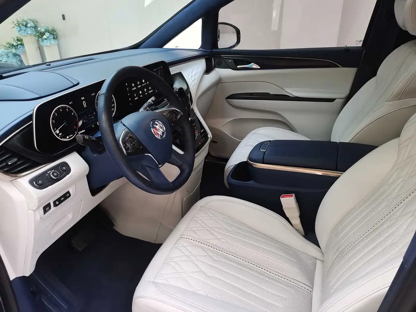 Фото 4 - Buick GL8