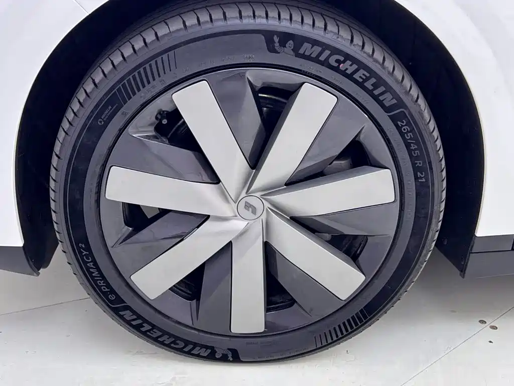 Li Auto i6 2026 2025 4WD Base Model
