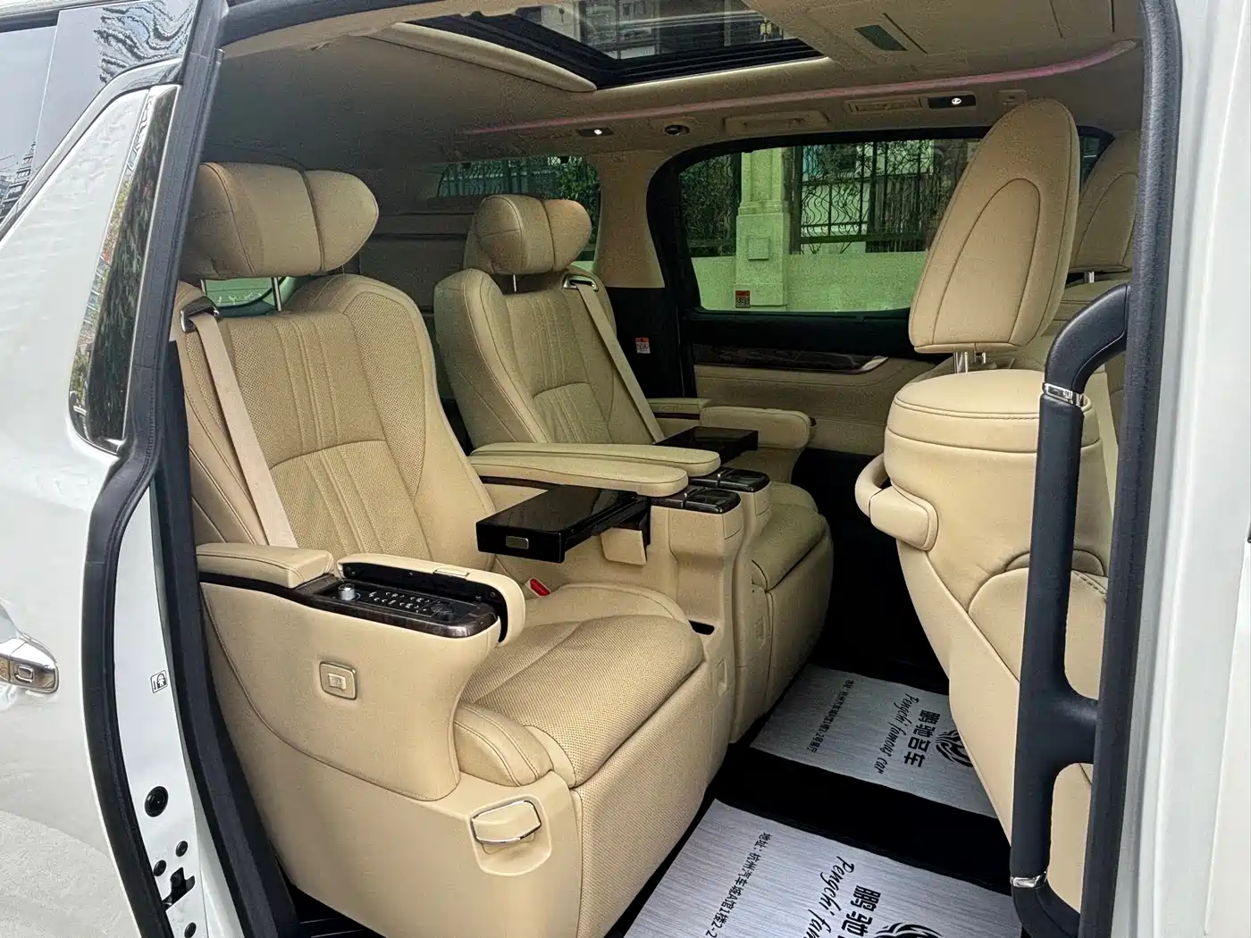 Toyota Alphard 2021 Hybrid 2.5L Ultimate фото 8