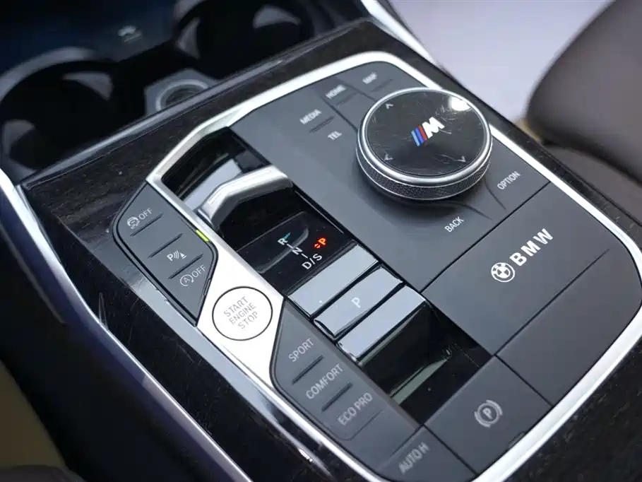 BMW 3 Series 2024 325Li M Sport Package фото 10