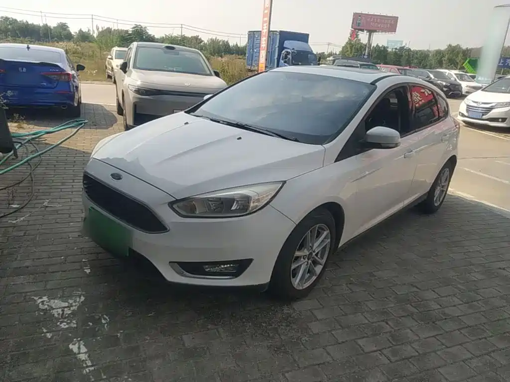 Фото 1 - Ford Focus