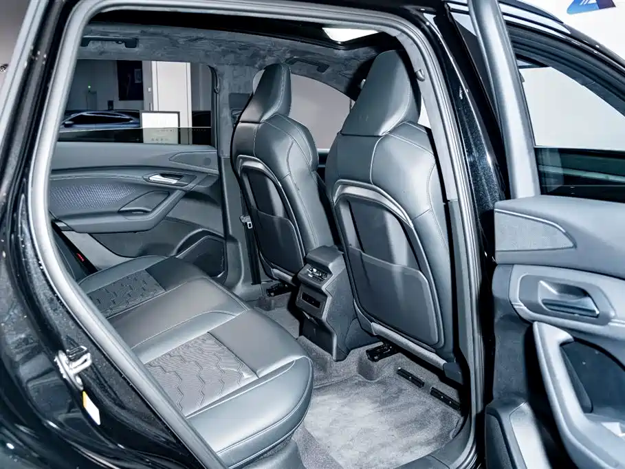 Audi Q6L e-tron 2025 Model Pioneer Edition фото 24