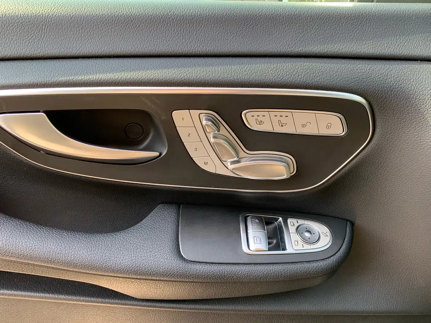 Mercedes-Benz V-Class 2022 V 260 Prestige Edition фото 22