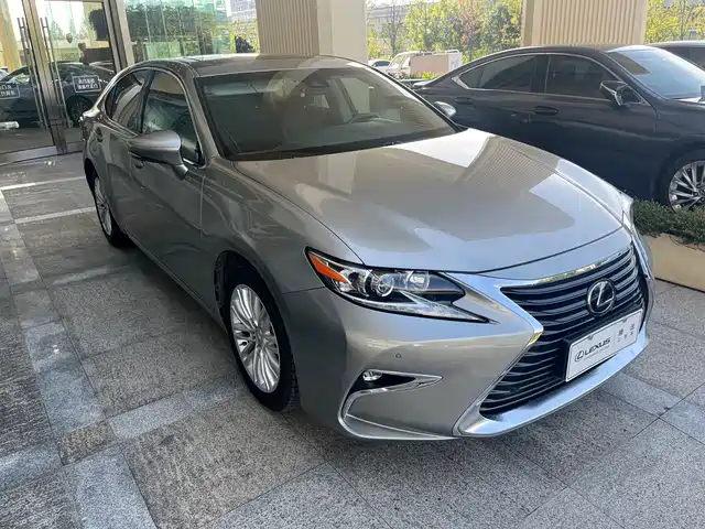 Lexus ES 2015 200 Comfort Edition — фото 3