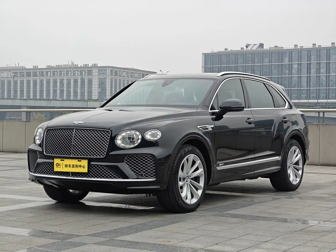BENTLEY TIMYUE PLUG IN HYBRID