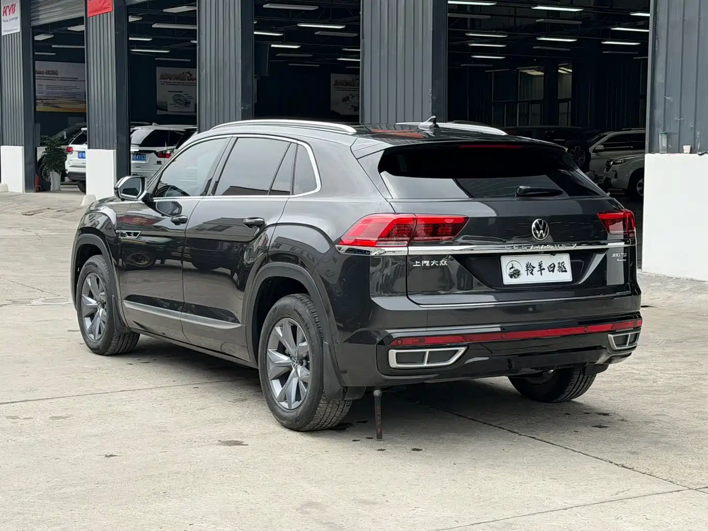 Volkswagen Tiguan X 2022 380TSI 4WD Flagship Edition фото 12