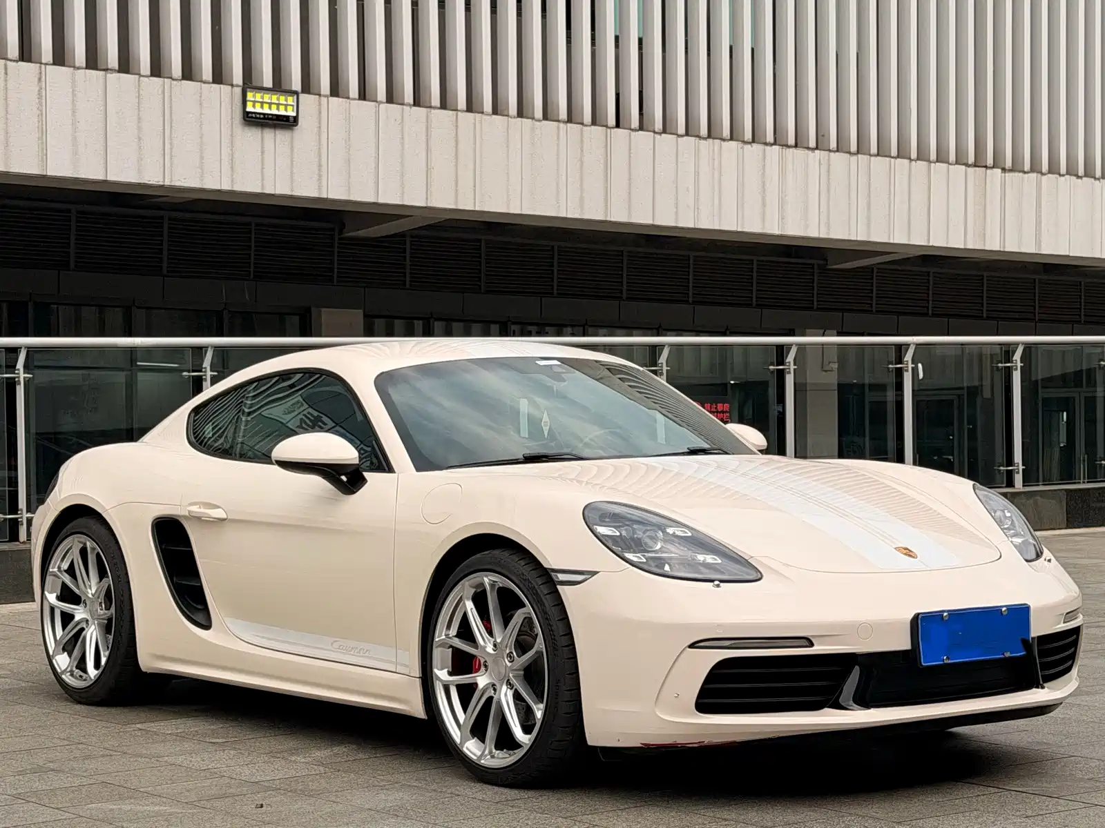 Фото 3 - Porsche 718