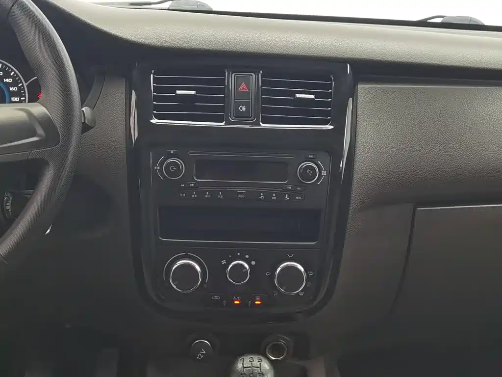 Wuling Motors Wuling Rongguang V 2017 2016 1.2L Standard