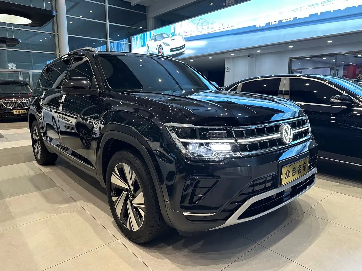 Volkswagen Teramont 2024 380TSI 4WD Dragon Glory Edition фото 3