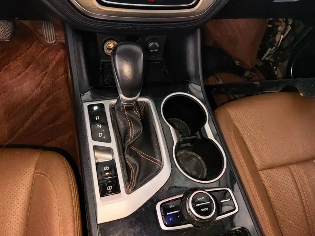 Changan CS95 2017 2017 2.0T FWD Zhiyuan Edition