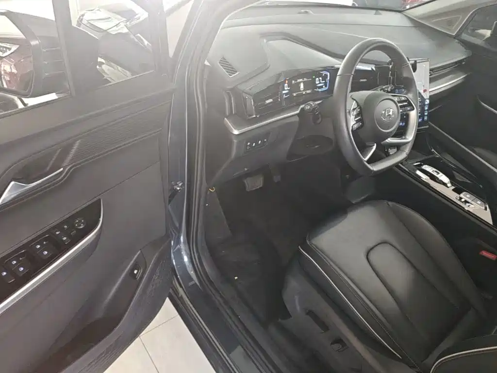Hyundai Kustu 2025 2024 270TGDi LUX Premium Edition