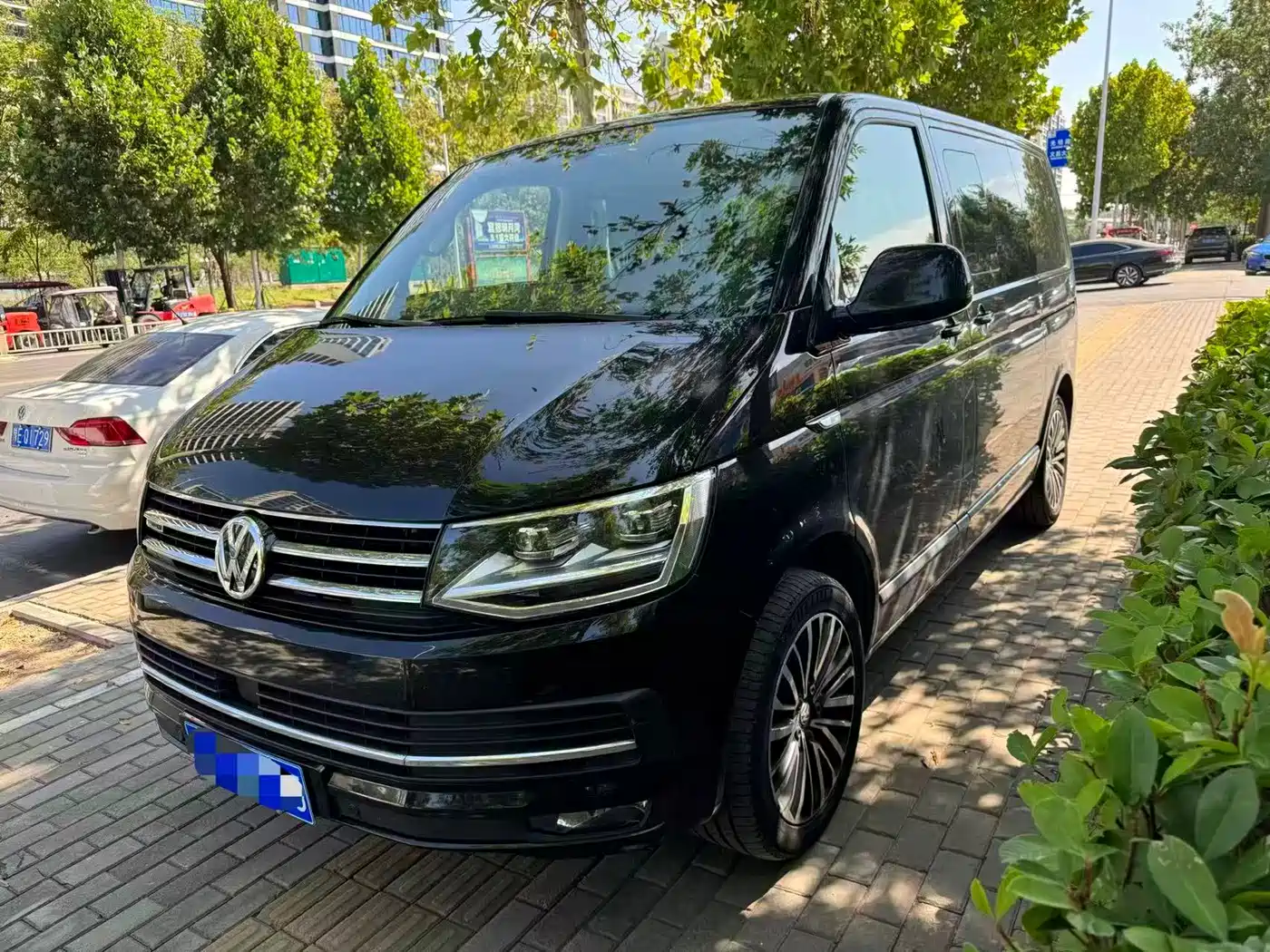 Volkswagen Multivan 2019 2019 2.0TSI 4WD Premium 7-seater