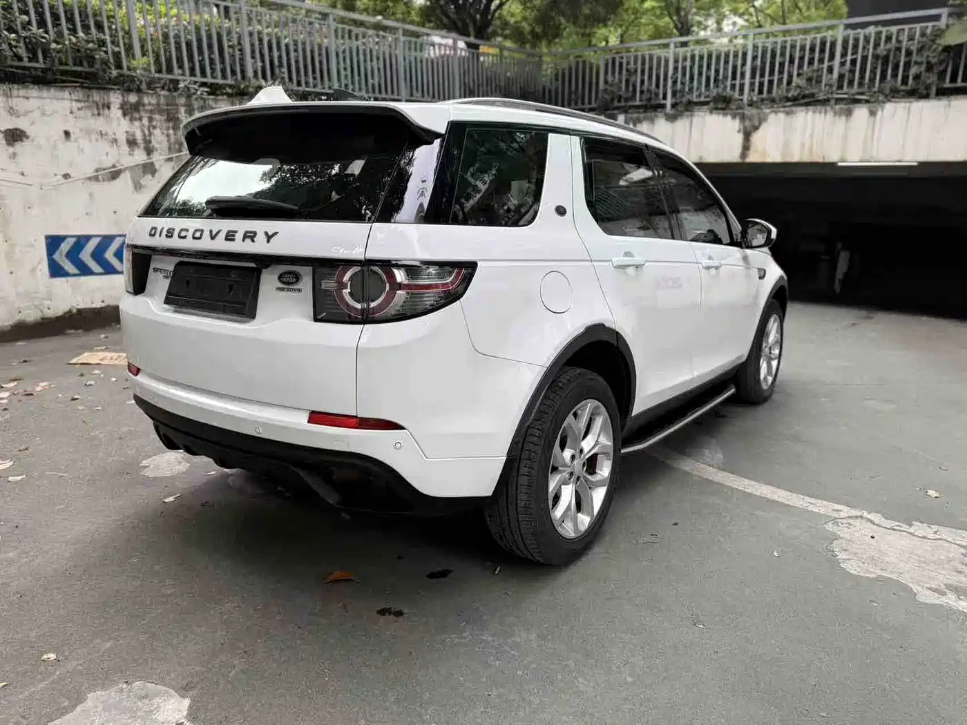Land Rover Discovery Sport 2018 240PS HSE Edition фото 4