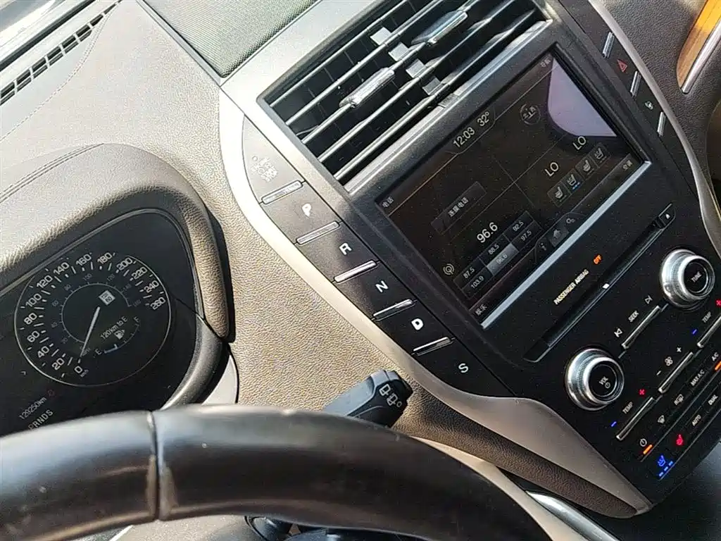 Lincoln MKC 2016 2016 2.0T 2WD Luxury