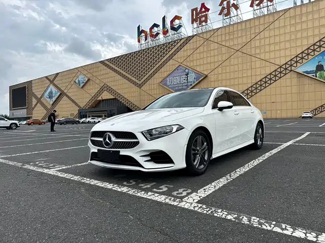 Mercedes-Benz A A 180 L, спортивный седан