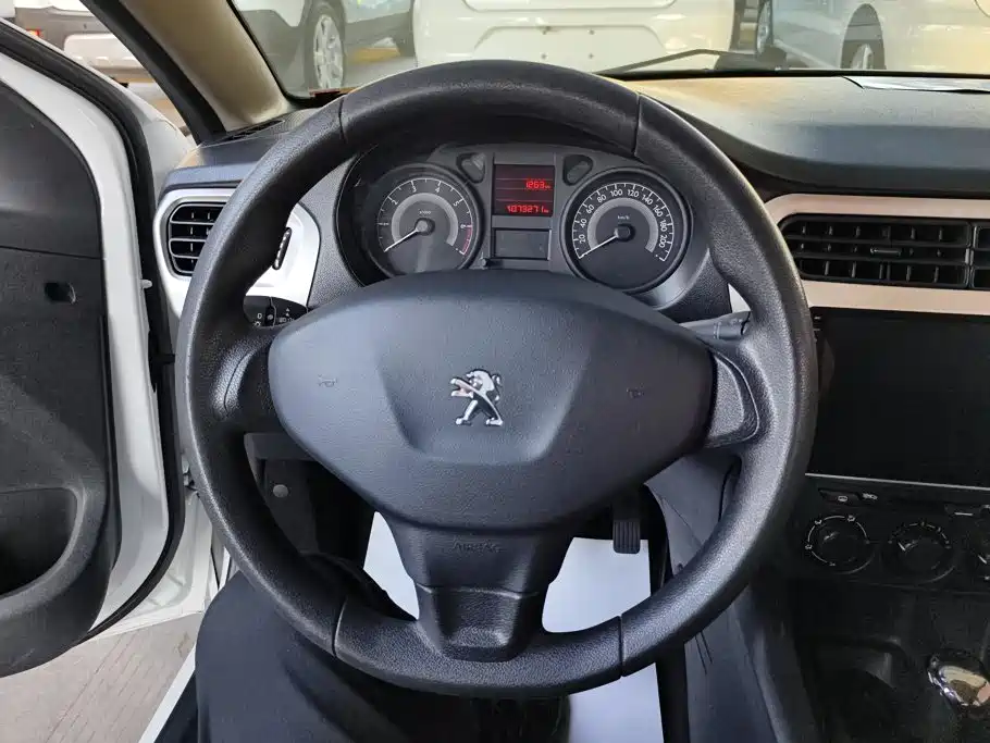 Peugeot 301 2015 2014 1.6L Automatic Comfort Edition