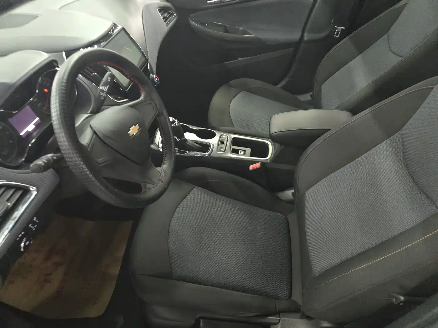 Chevrolet Cruze 2019 2018 320 Automatic Pioneer Sunroof Edition