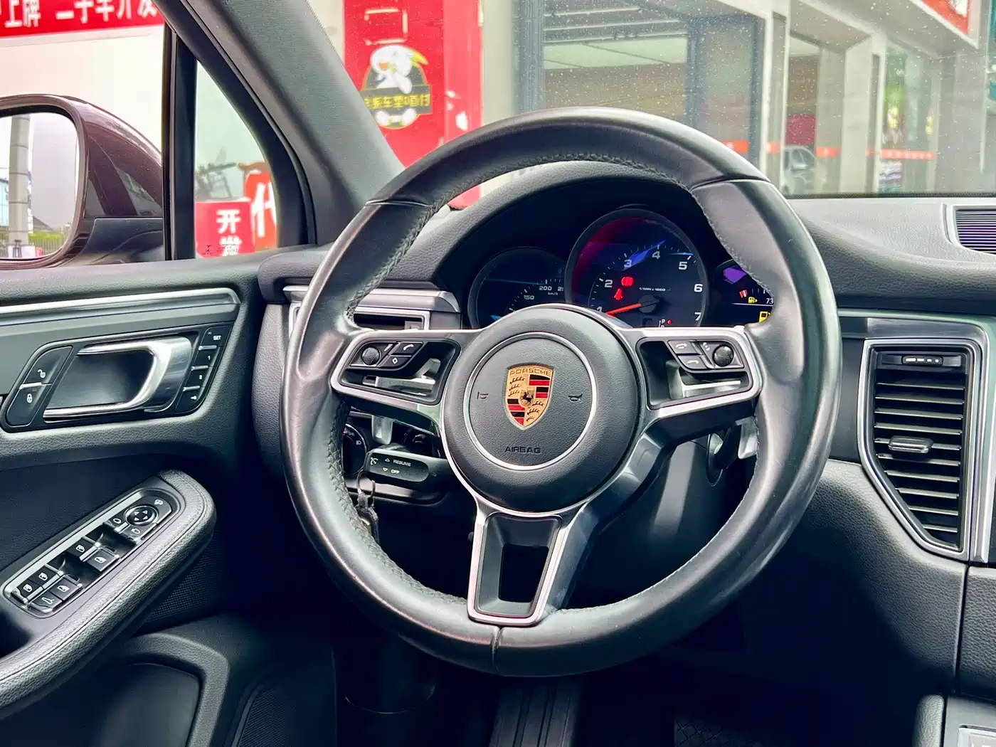 Porsche Macan 2017 Macan 2.0T фото 9